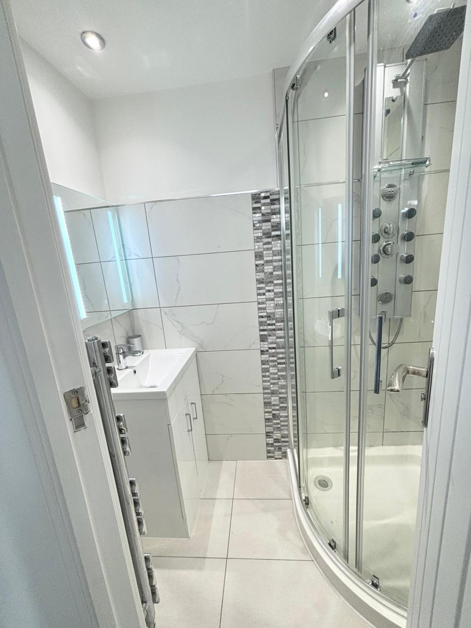 Cosy Modern Flat With Garden Apartment เบอร์มิงแฮม ภายนอก รูปภาพ
