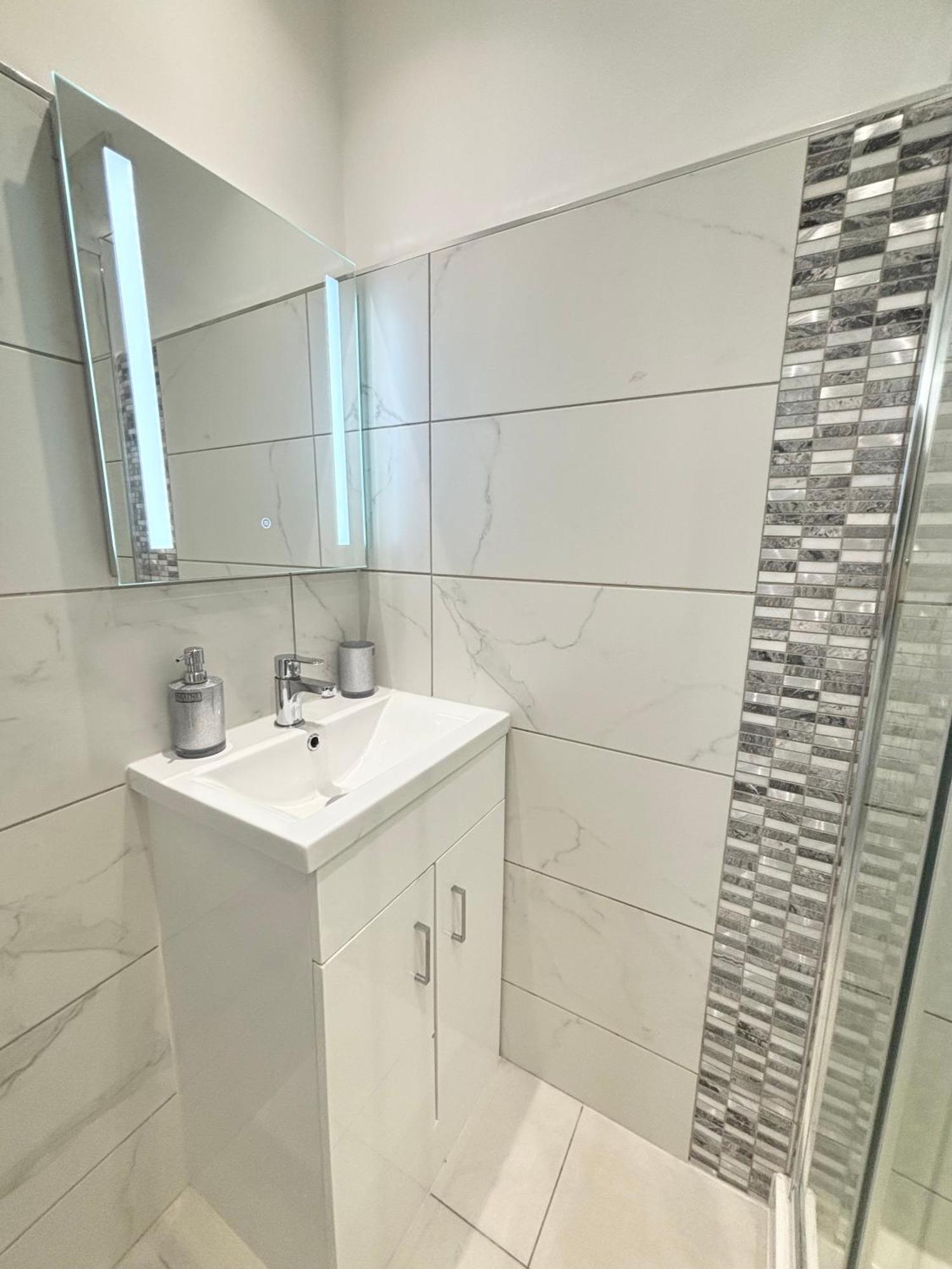 Cosy Modern Flat With Garden Apartment เบอร์มิงแฮม ภายนอก รูปภาพ