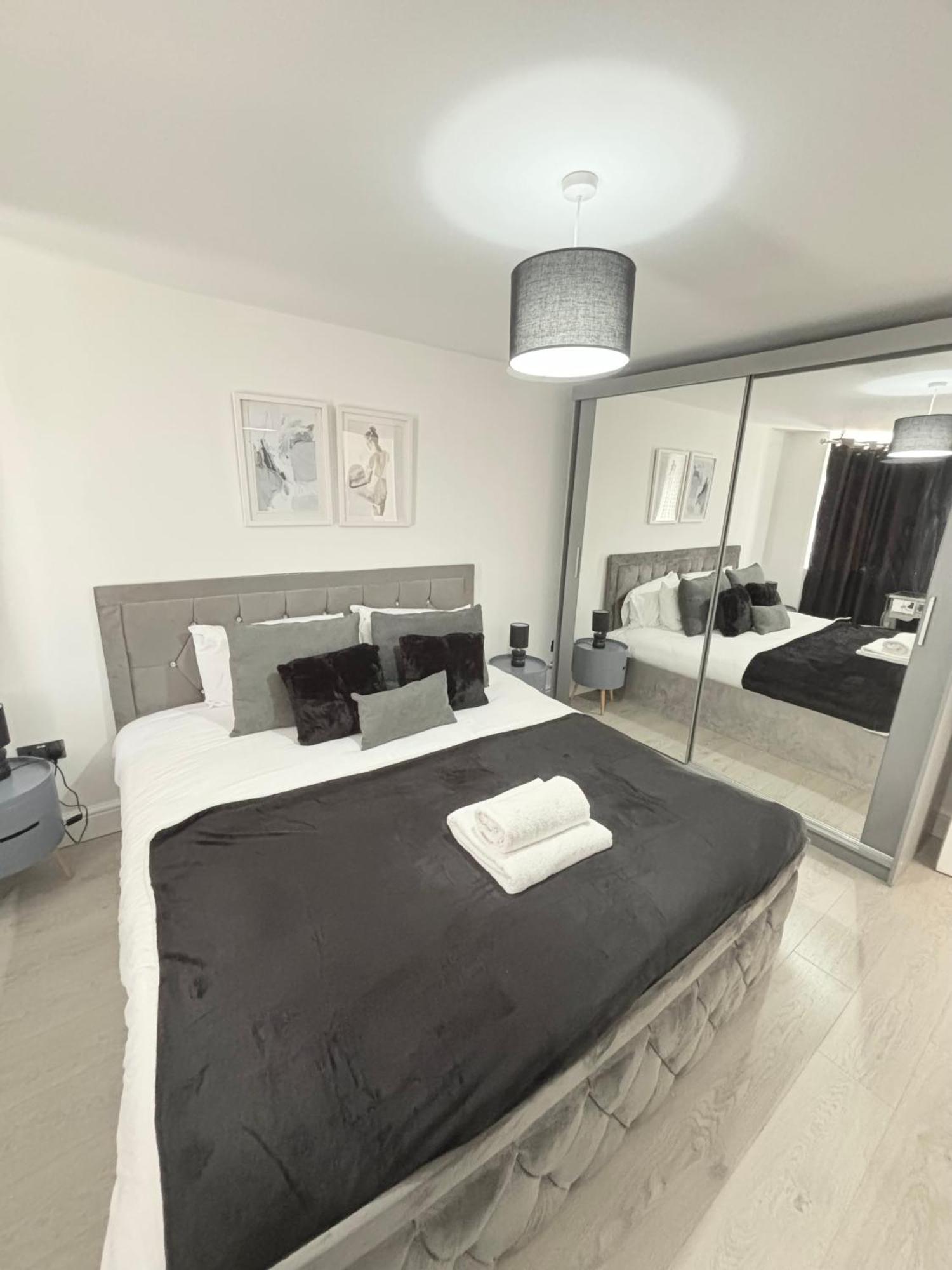Cosy Modern Flat With Garden Apartment เบอร์มิงแฮม ภายนอก รูปภาพ
