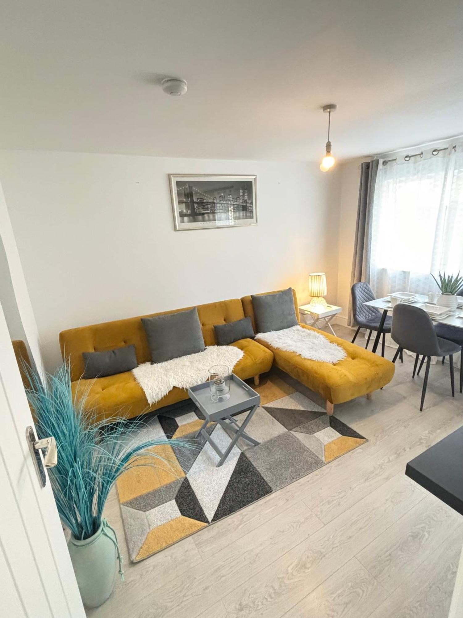 Cosy Modern Flat With Garden Apartment เบอร์มิงแฮม ภายนอก รูปภาพ