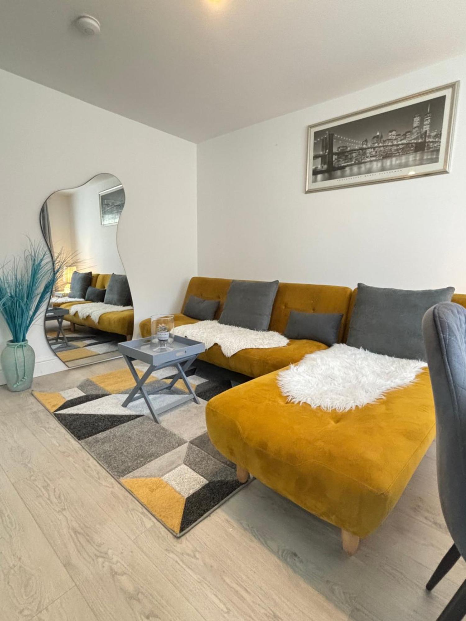 Cosy Modern Flat With Garden Apartment เบอร์มิงแฮม ภายนอก รูปภาพ